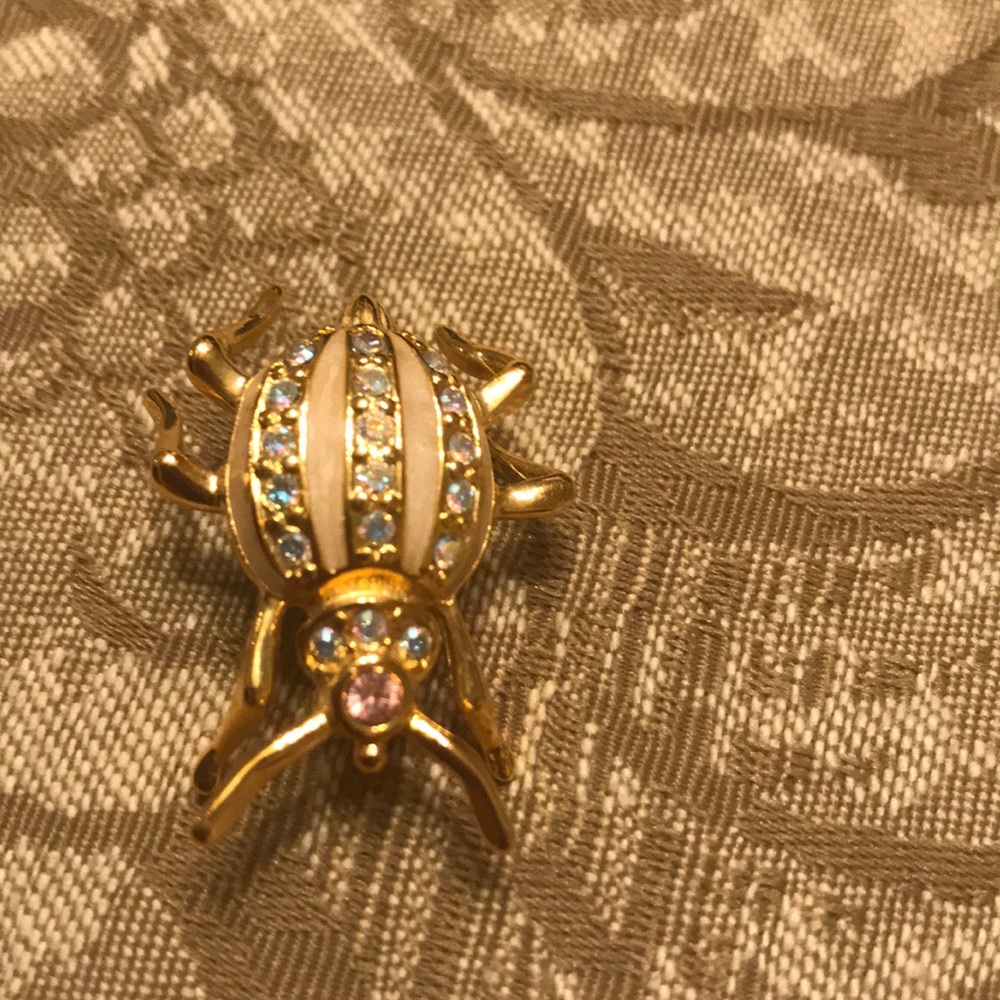 Joan Rivers Pin